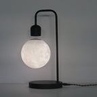 Moon Cold white light / AU